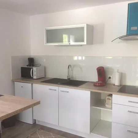 Apartment Les Glycines Nicole