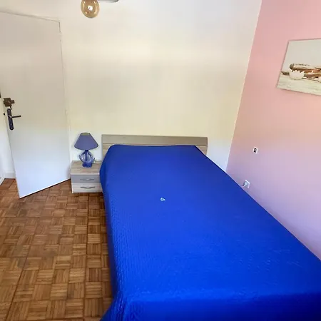 Les Glycines Apartment *